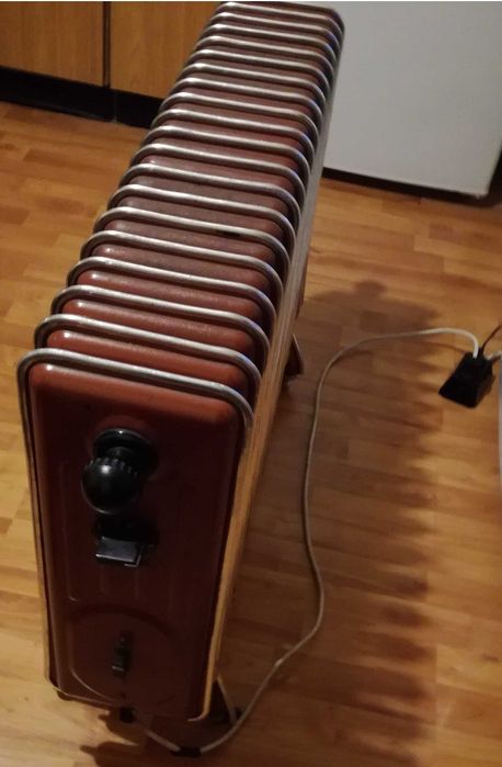 продавам радиатор СМЯДОВО - 2.5 киловата, от 1976 г в добро състояние