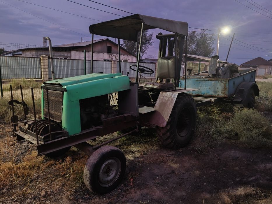 Трактор, вилочный погрузчик