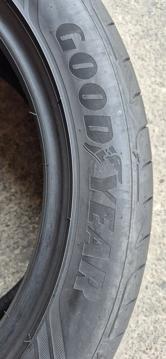 4 anvelope vara ca noi,fata Michelin 245/45/18,spate Goodyear 275/40/18.Pretul este pe bucata.