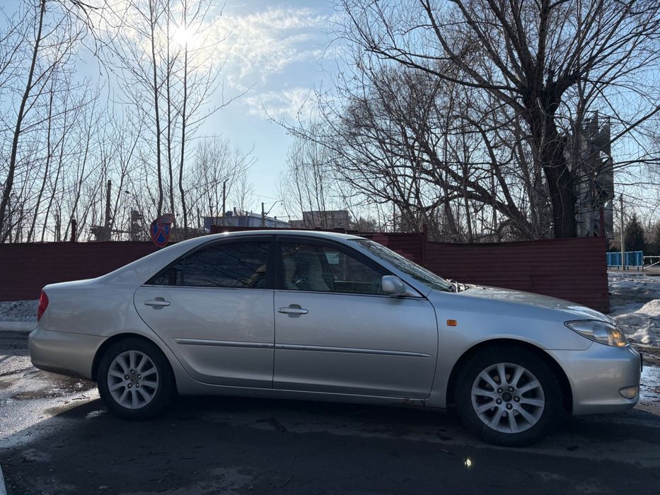 Продам машину тойота Камри