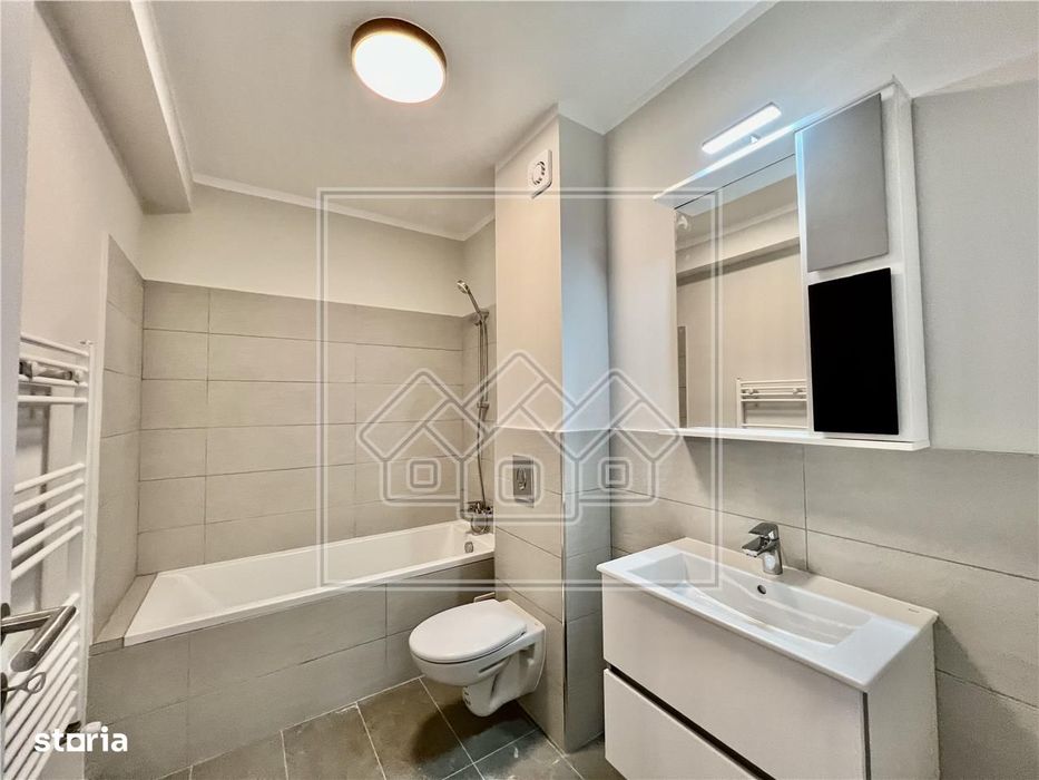 Penthouse cu 3 camere, 2 bai si balcon - la cheie