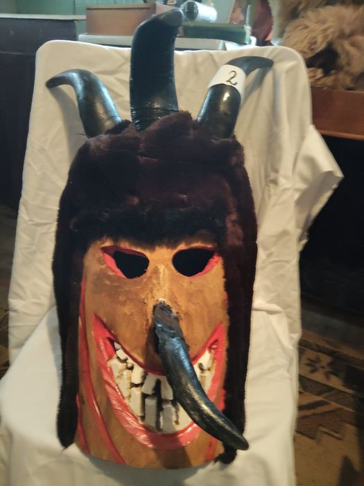 Традиционни кукерски маски