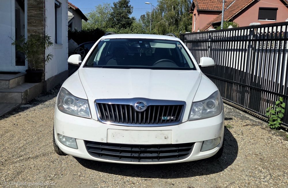 SKODA Octavia 2012 — imagine 3
