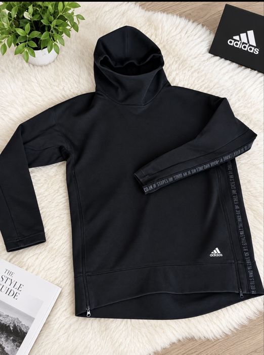 Свитшот фирмы ADIDAS