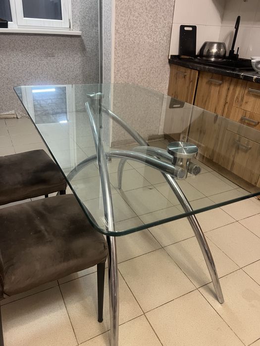 Стеклянный стол б/у