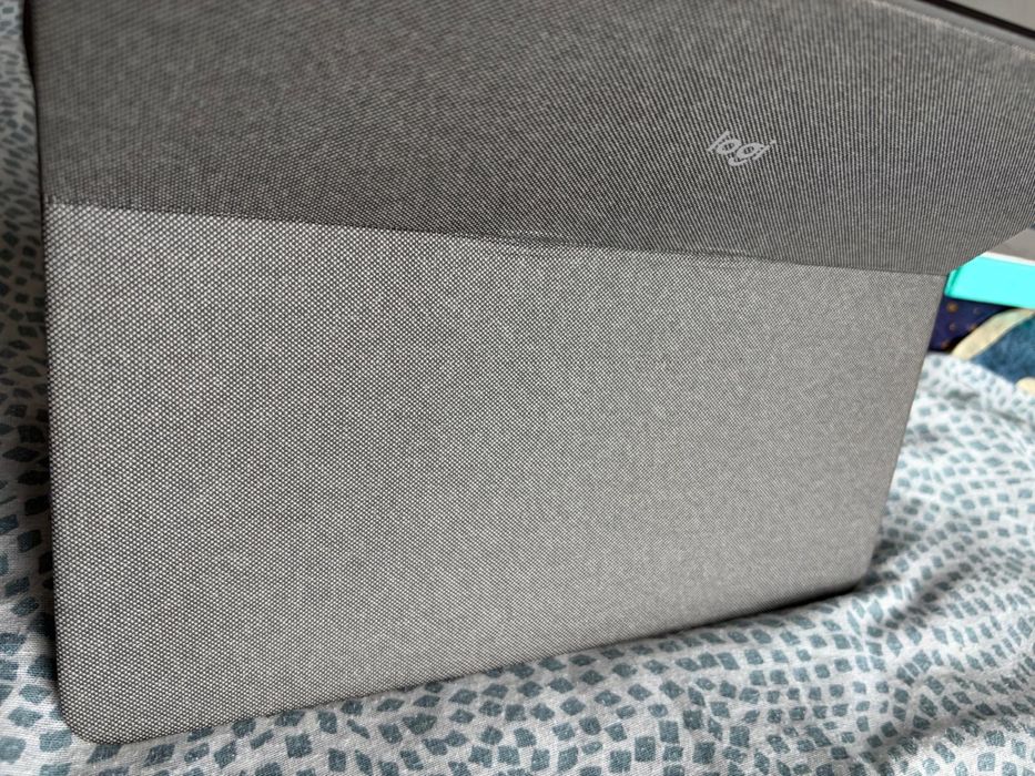 Husa cu tastatura logitech Combo Touch pentru iPad Pro 12.9”, gen5-6