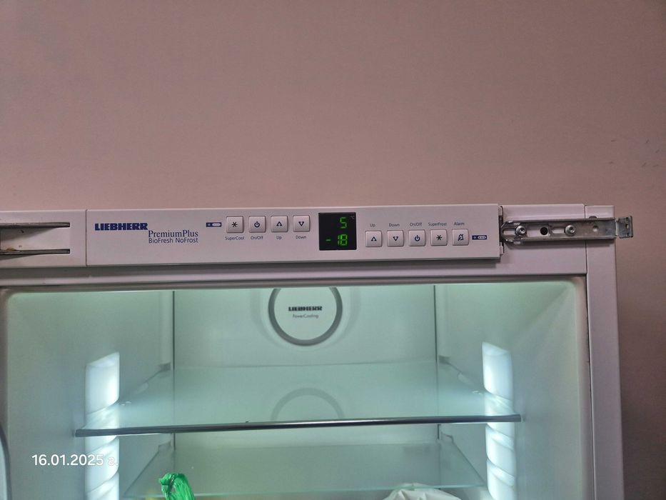 Продавам хладилник LIEBHERR Premium Plus BioFresh No Frost