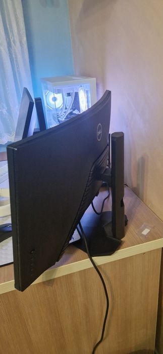 Unitate pc ai si monitor 144 hz