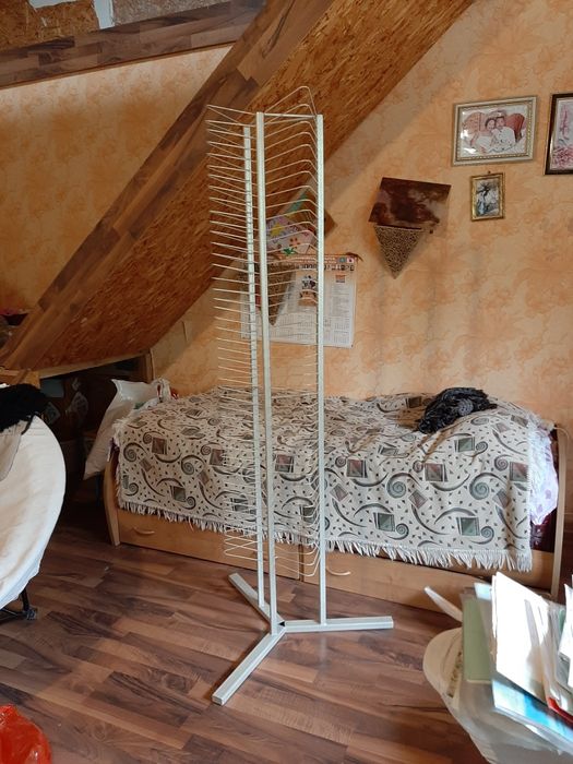 Продаём стойку для на 180 дисков