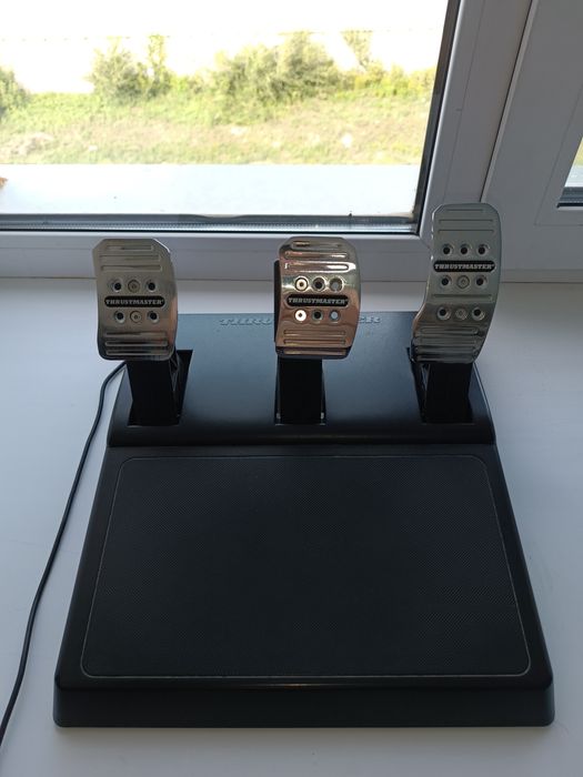 Игровой руль Trustmaster T150 Pro