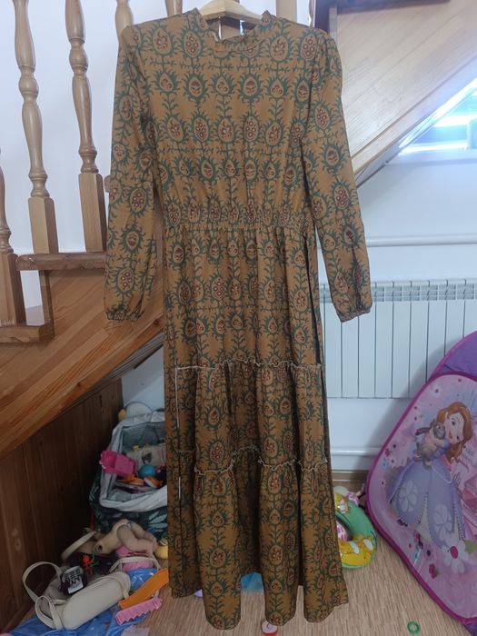 Продаю платья по