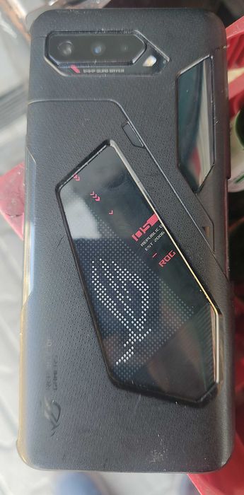 Асус Рог фон 5   12/256 гб