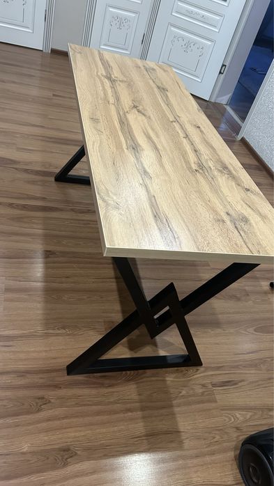 Стол письменный новый