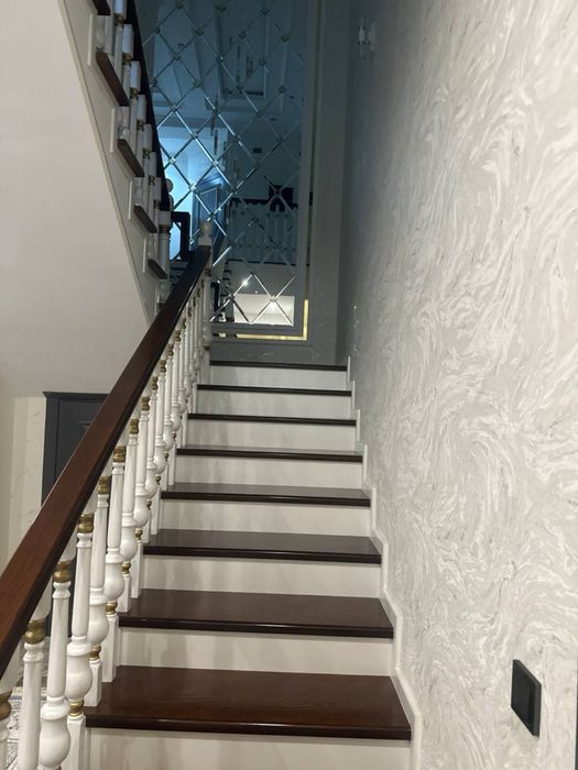 Yangi xayot Chortoq maxalla uy sotiladi