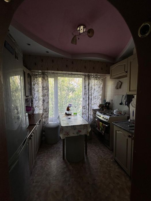 Продам двух комнатную квартиру