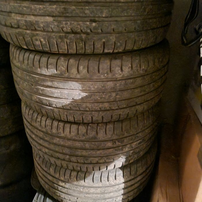 Гуми 225/55/16  4бр х10лв