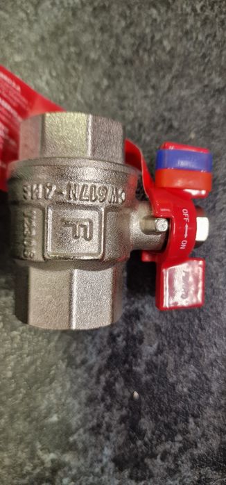 Vând robineti PN20 / DN30