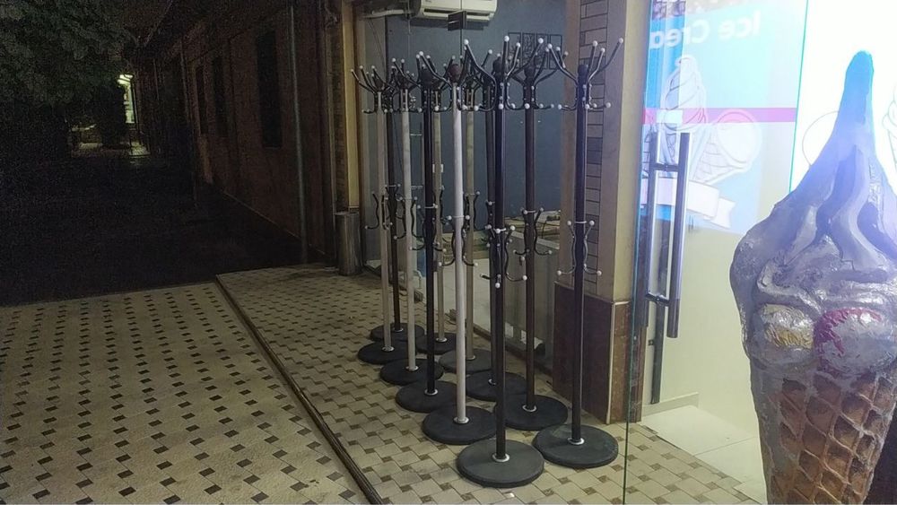 Стояший вешалка оптом качиства