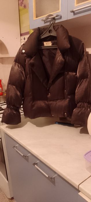 Продам куртку женскую