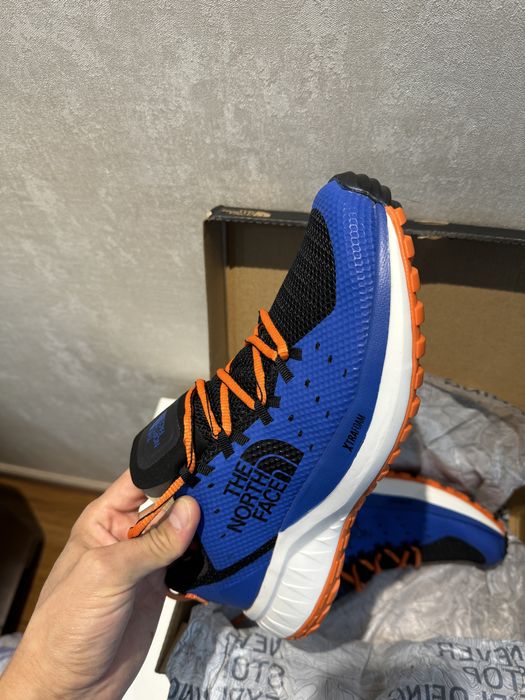 The North Face - кроссовки 41-42 р.