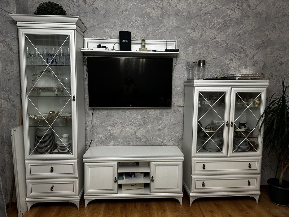 Сервант в гостиную. Тумба под ТВ