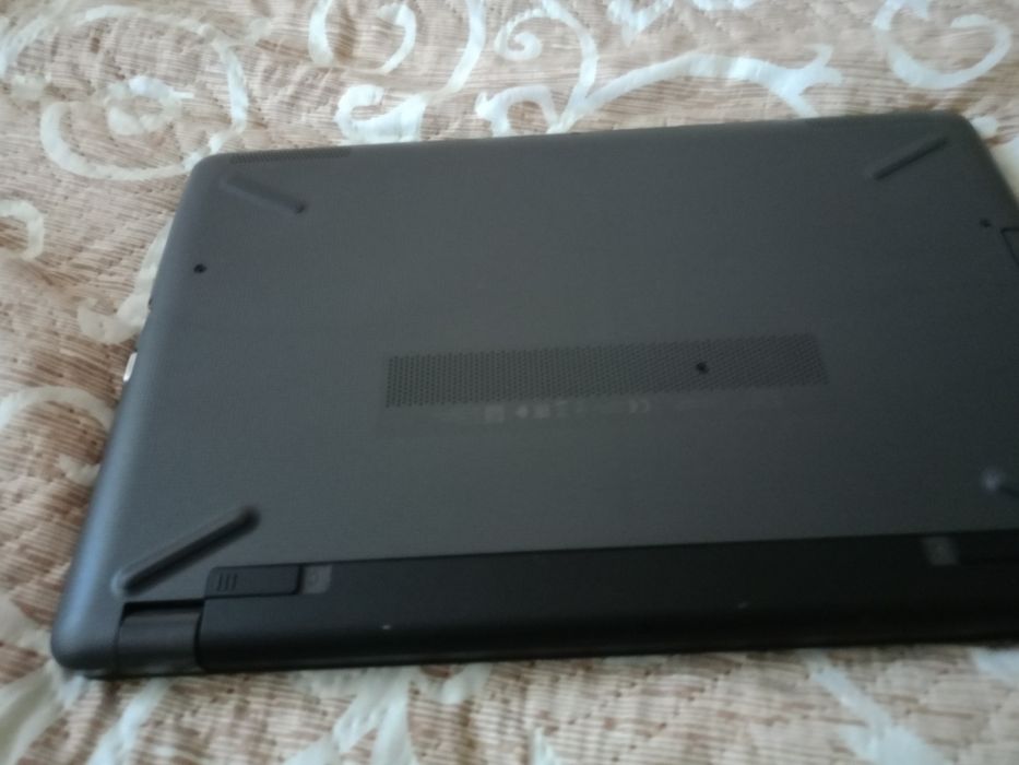 Лаптоп HP 16 windows 11