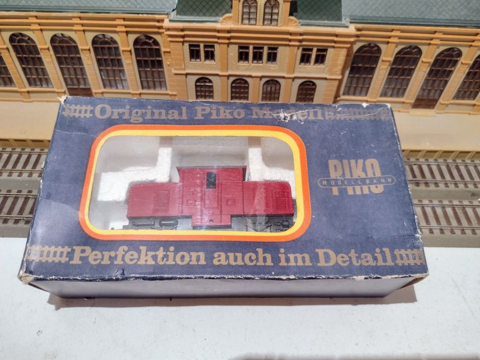 Locomotiva  trenulet electric Piko Junior HO