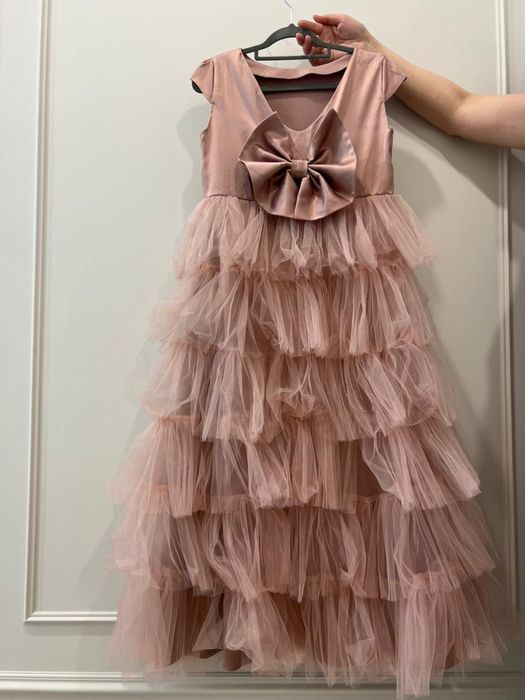 Платье вечернее