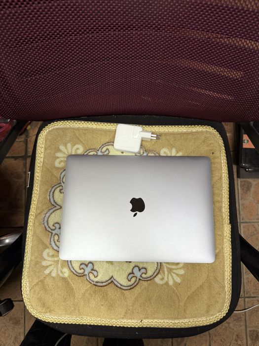 MacBook Air M1 256 гб 8 ОЗУ