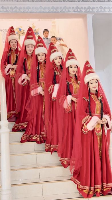 Костюмдар сатылады состояние