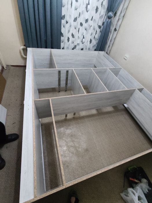 Shkaf va krovatlarni uydan uyga kóchirib yiğib beramiz