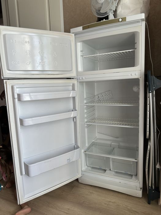 Продам холодильник