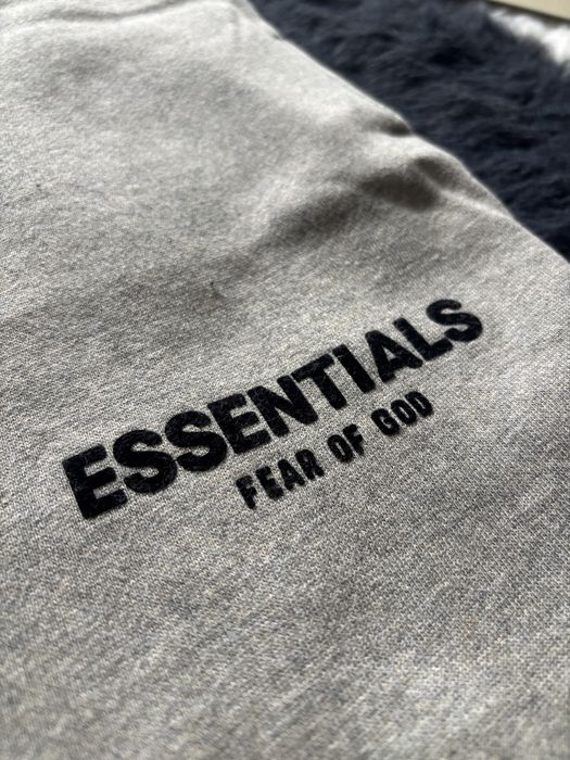 Къси панталони Essentials SS22 тъмносиви