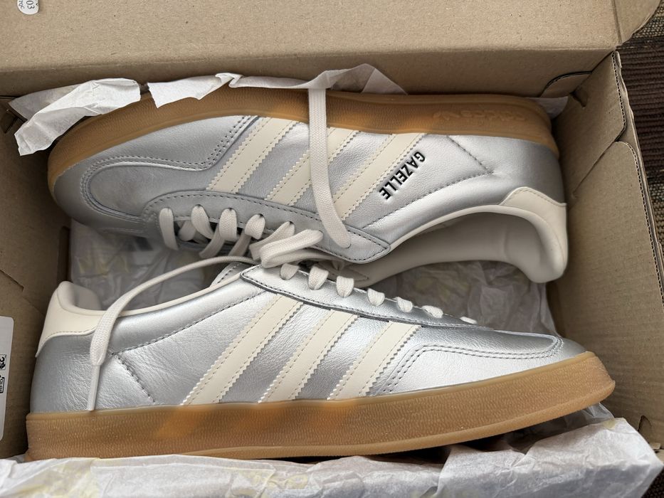 Adidas gazelle.