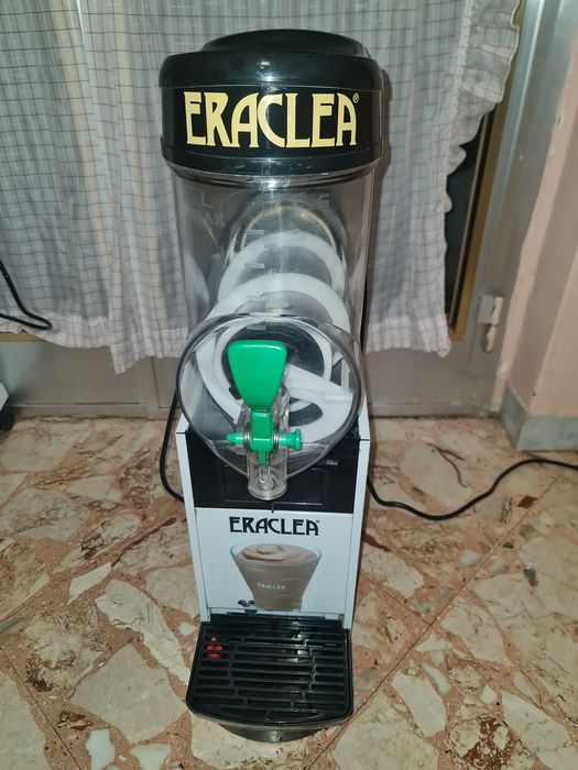 BRAS su UGOLINI aparate pentru granita si caffè frappe