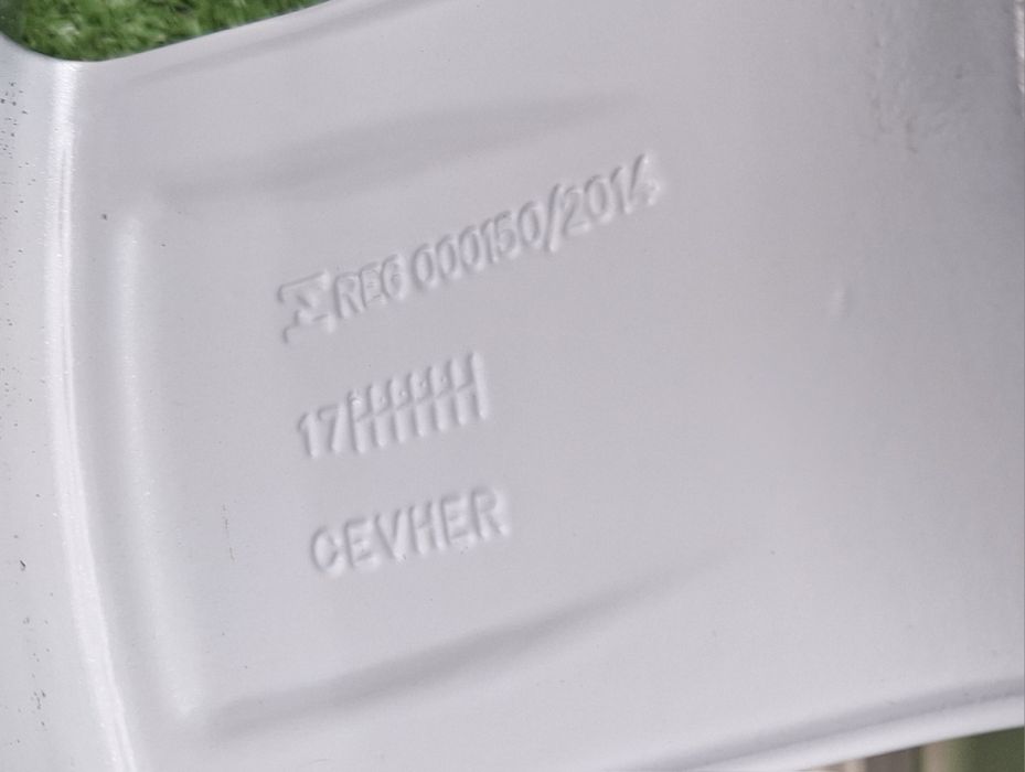 Продавам 4бр оригинални 17-ки джанти за Фолксваген Тигуан, Пасат, Голф