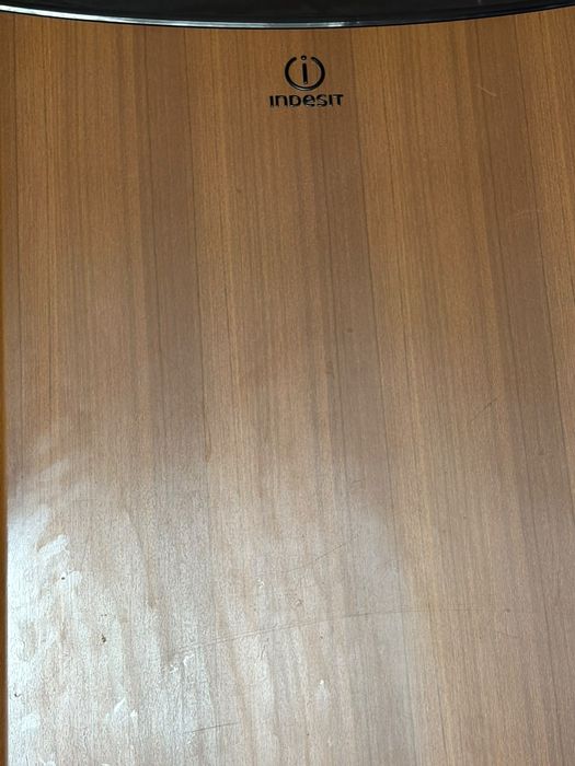 Холодильник Indesit