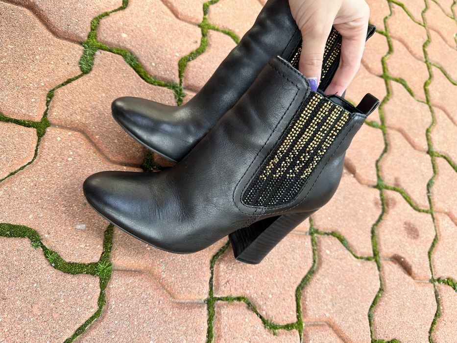 Botine Guess cu pietricele