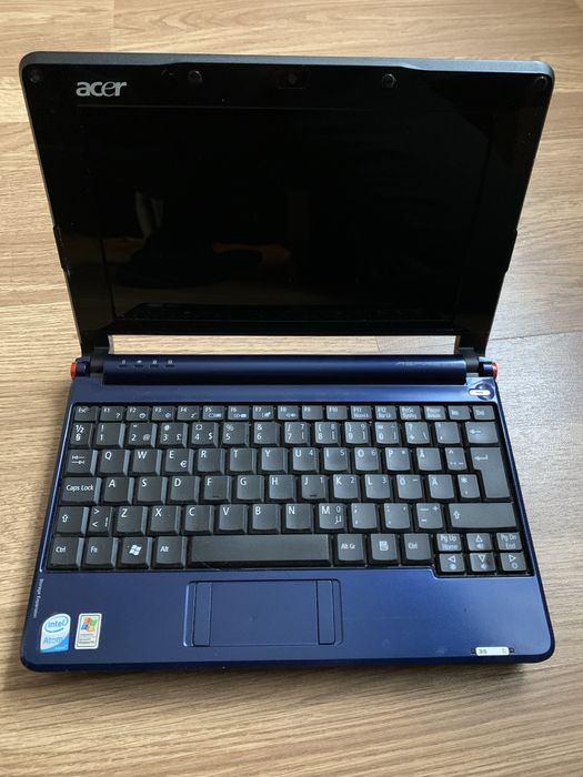 Mini Laptop Acer defect pentru piese .