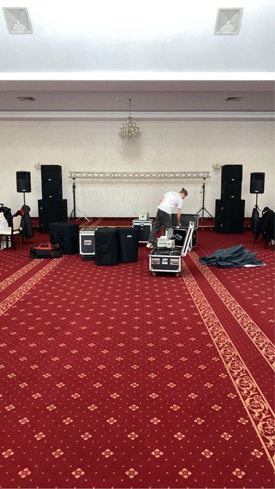 Inchiriez sistem Dynacord Xa 2 si Schelă de lumini