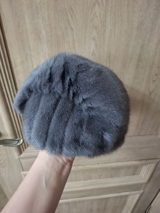 Норковая шапка серого цвета