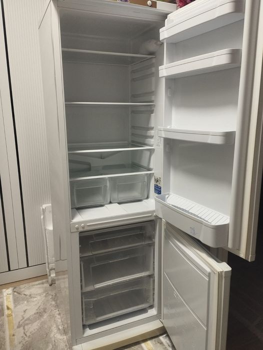 Холодильник Indezit