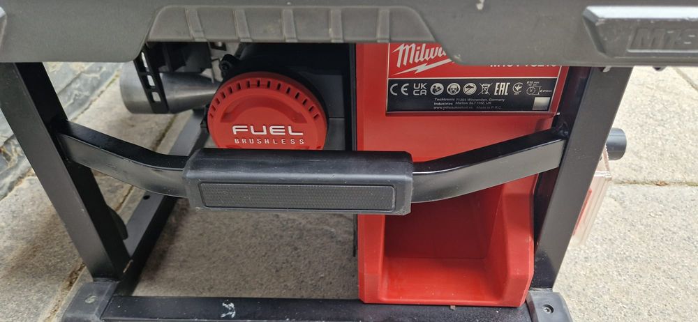 Milwaukee circular pe acumulator