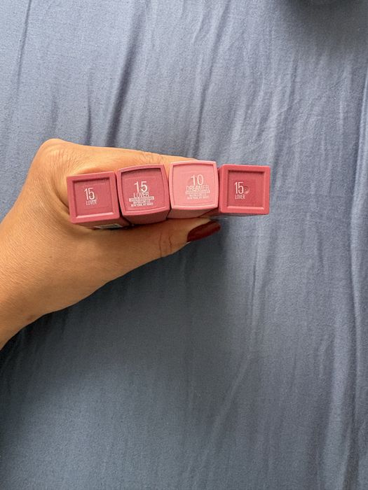 Cosmetice:rujuri,ser,fond de ten,