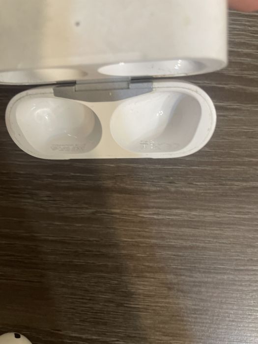 Продам Airpods pro без левого наушника