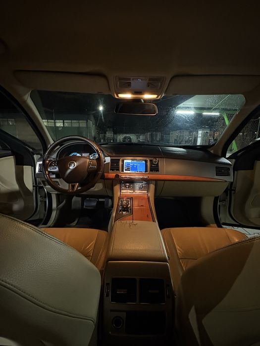 Jaguar XF premium