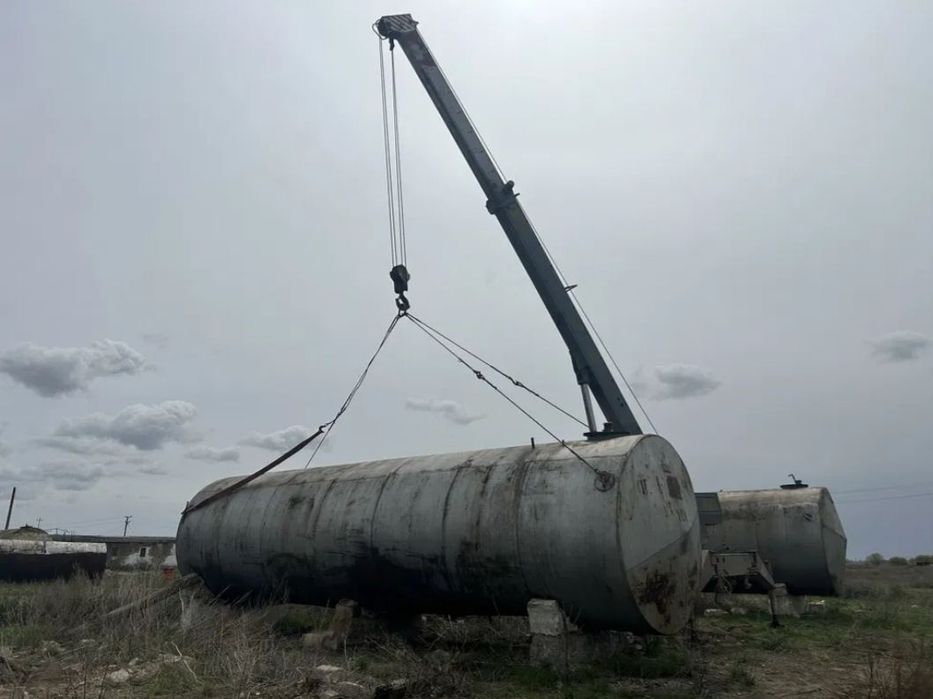 Цистерна ёмкость бочка