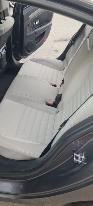 Renault Laguna 3, automata 2011