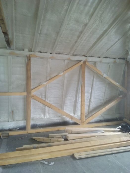 Izolatie Spuma Poliuretanica acoperiș si pod. Firma+Garanție 20 ani.