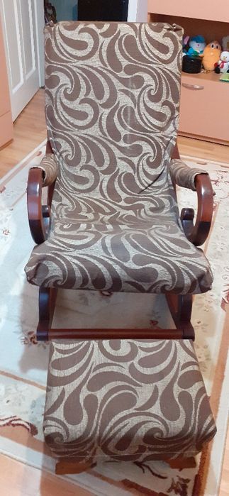 Люлеещ стол с табуретка